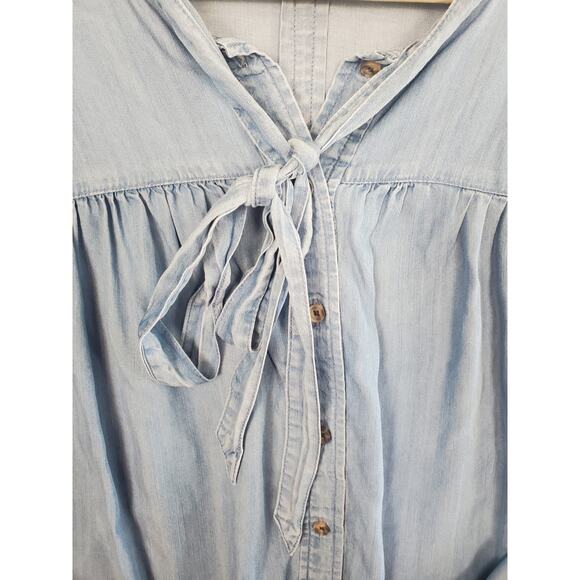 Terra & Sky Women's Size 2X Blue Chambray Bow Front Button Up Boho Blouse - Picture 4 of 6